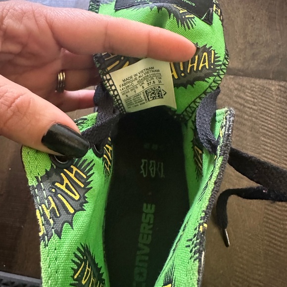 DC Comics ‘The Joker’ Chuck Taylor Converse All Star shoes - Picture 5 of 10